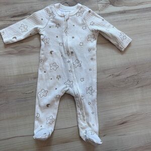 Sterling Baby Neutral Star Moon Footed Sleeper 3M Zip Pajamas